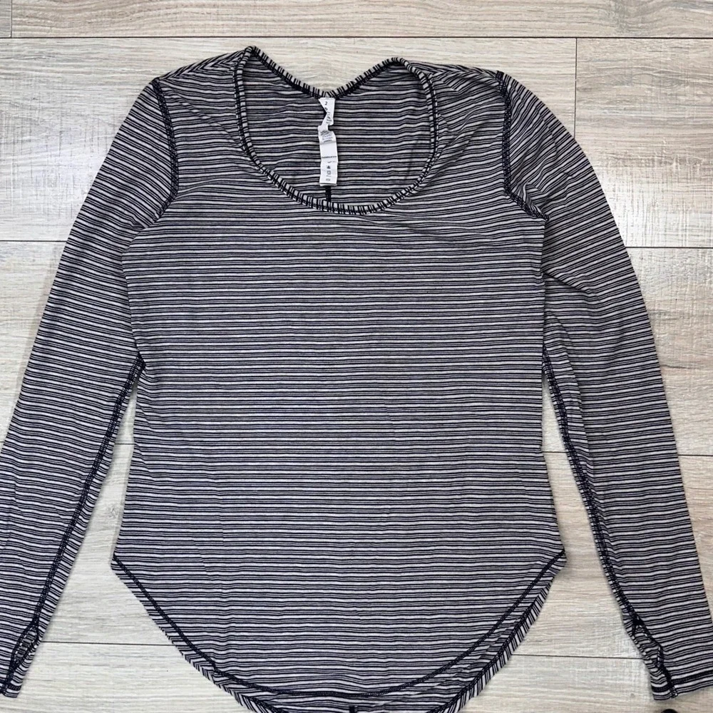 Lululemon Yogini 5 Year Long Sleeve Tee Black Striped Lightweight Pima‎ Cotton 2